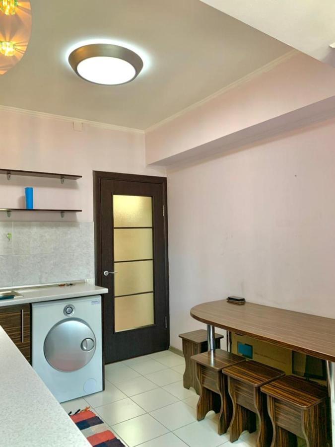 Apartment In Street Kievskaya 49 Bischkek Exterior foto
